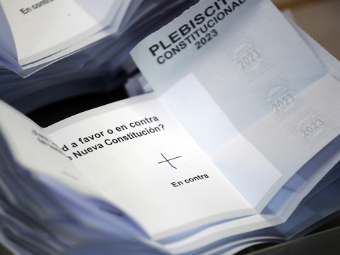 Les Chiliens rejettent un deuxième projet de nouvelle constitution