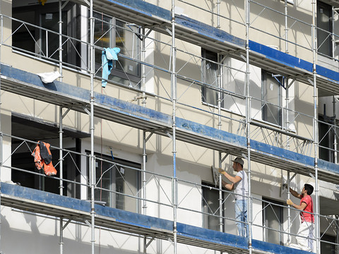 Travail.Suisse globalement satisfaite des négociations salariales