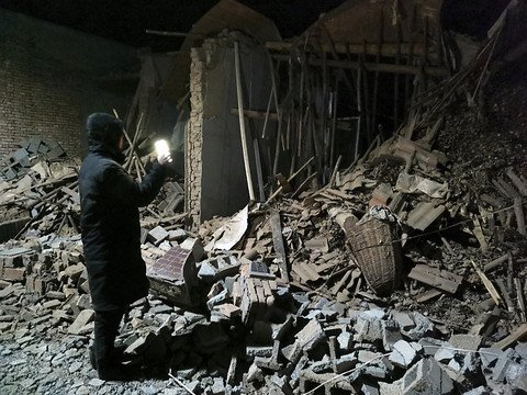 Plus de 110  morts dans un séisme dans le nord-ouest de la Chine
