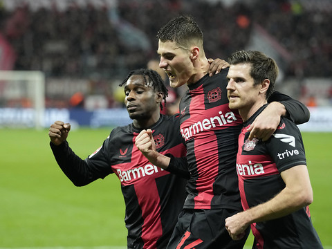 Leverkusen toujours invincible