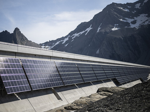 Le National veut accélérer la production du solaire et de l'éolien