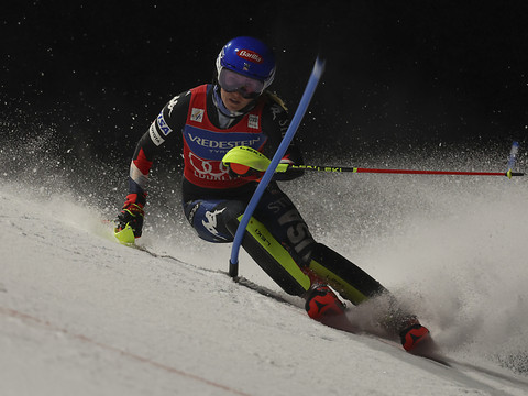 Slalom de Courchevel: Suissesses hors du top 10, Shiffrin mène