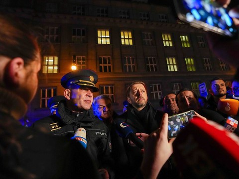 Fusillade à Prague: la police annonce 14 morts et 25 blessés