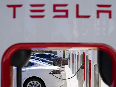Tesla lance le projet de sa future usine de batteries à Shanghai
