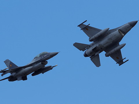 Les Pays-Bas vont livrer 18 avions F-16 à Kiev