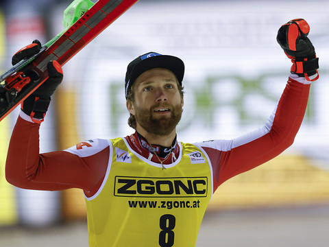 Slalom de Madonna: Meillard 7e, Schwarz l'emporte