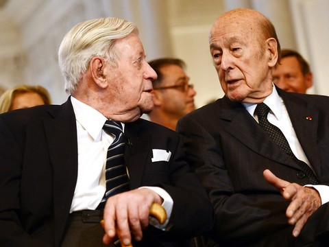 La tombe de l'ex-chancelier allemand Helmut Schmidt vandalisée