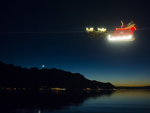Traqué par l'armée américaine, le Père Noël a commencé sa tournée