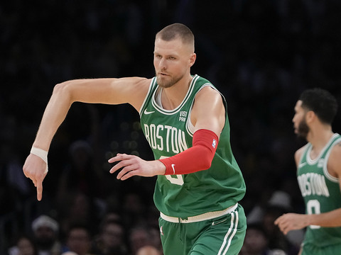 Les Celtics rayonnent, les Lakers à la peine