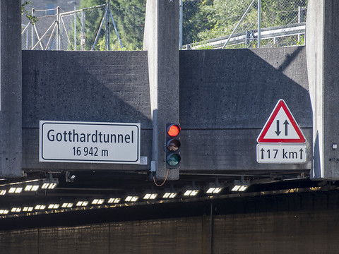 Une voiture a pris feu dans le tunnel du Gothard - pas de blessés