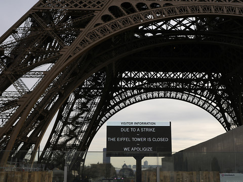 La tour Eiffel fermée pour un jour en raison d'une grève