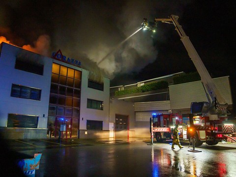 Fort dégagement de fumée près de Genève à cause d'un incendie