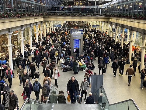 Reprise dimanche du trafic Eurostar: 30'000 voyageurs bloqués