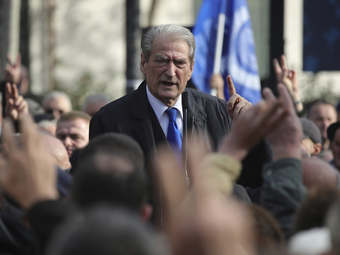 L'ex-président albanais Sali Berisha placé en résidence surveillée