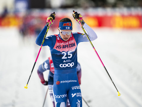 La Finlandaise Kerttu Niskanen gagne la poursuite à Davos