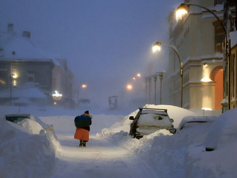 Grand froid en Europe du Nord: des automobilistes bloqués