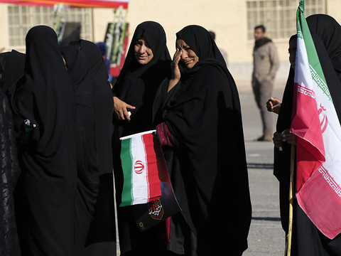 L'Iran rend hommage aux victimes de l'attentat revendiqué par l'EI