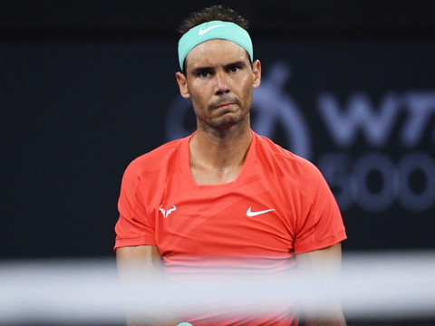 Nadal manque trois balles de match en quarts