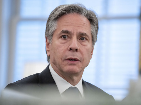 Blinken en tournée pour une aide à Gaza et éviter l'embrasement