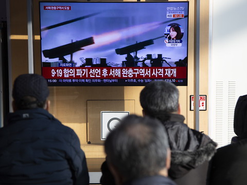Pyongyang tire plus de 60 obus près d'une île sud-coréenne