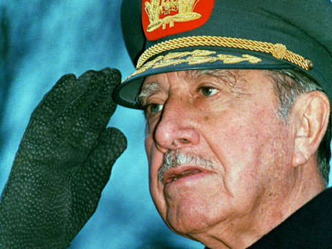 Quatre militaires du régime Pinochet condamnés à 20 ans de prison
