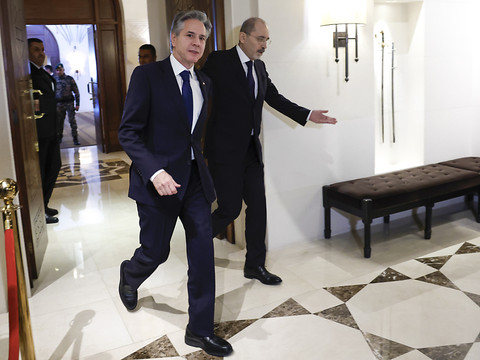 La guerre à Gaza entre dans son 4e mois, Blinken dans la région