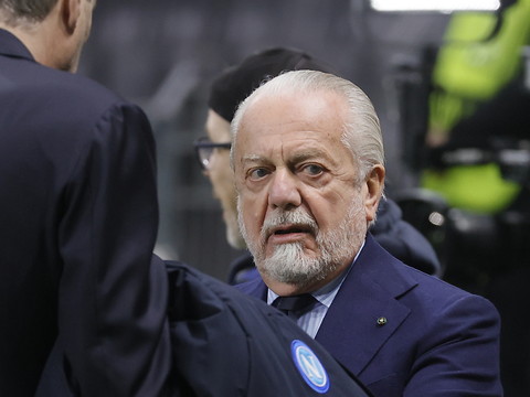 Naples en crise, De Laurentiis envoie l'équipe au vert