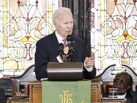 Biden tente de remobiliser l'électorat afro-américain