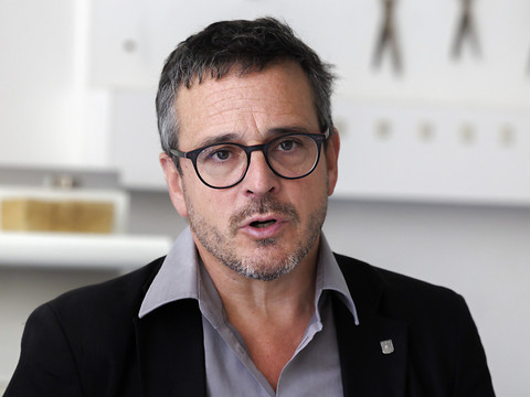Retour aux affaires de Théo Huguenin-Elie à La Chaux-de-Fonds