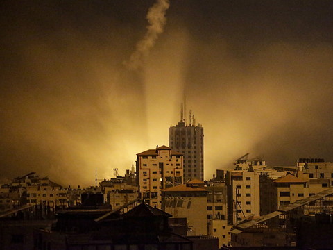 La bande de Gaza sous les bombes et toujours coupée du monde
