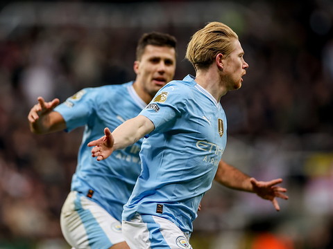 Manchester City renverse Newcastle sur le fil
