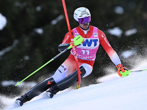 Slalom: les Suisses manquent le coche en 1re manche