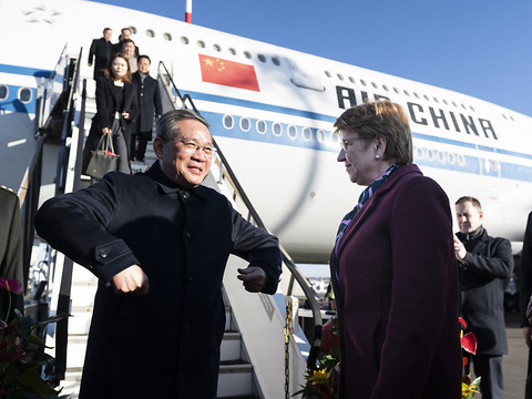 Le Premier ministre chinois accueilli par Amherd à Zurich