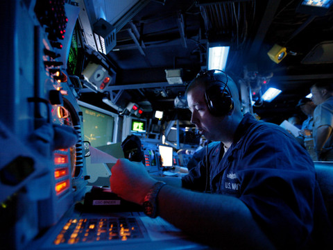 Washington a abattu un missile tiré du Yémen et visant un destroyer