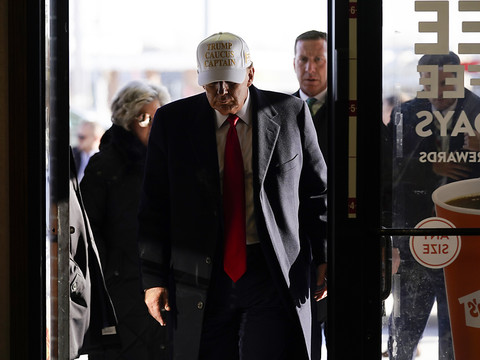 Donald Trump remporte la primaire républicaine de l'Iowa
