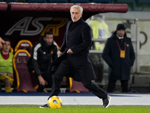 L'AS Rome limoge son entraîneur José Mourinho
