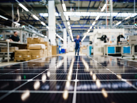 Meyer Burger lance un avertissement sur résultats pour 2023