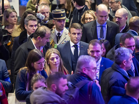 Macron trouve le scénario du sommet sur la paix 