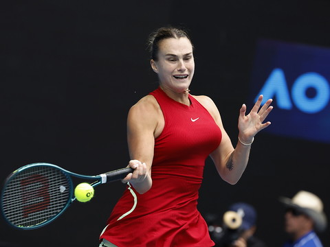 6-0 6-0 en 52': Sabalenka file en 8es de finale