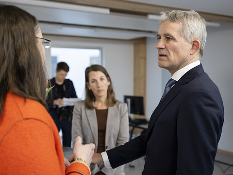 Beat Jans prévoit une année exigeante en matière d'asile