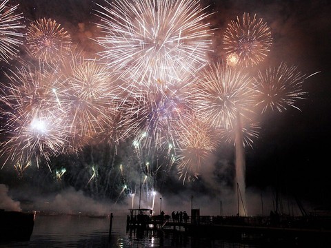 Le Conseil fédéral opposé à l'interdiction des feux d'artifice