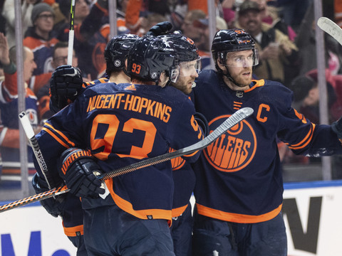 Les Oilers à la fête, Josi aussi