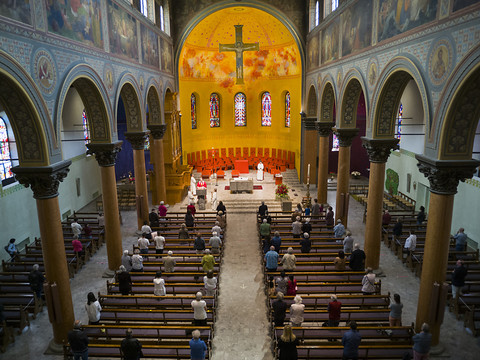 La population sans religion a dépassé les catholiques