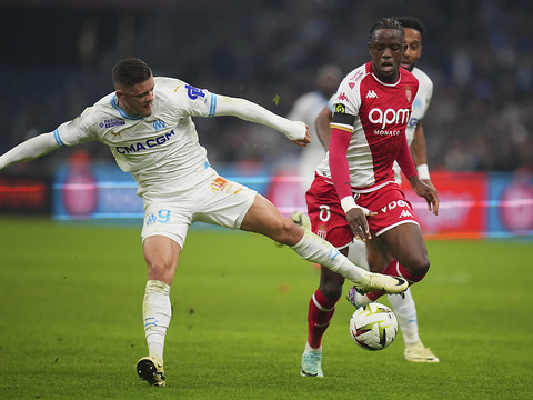 Monaco tient le choc à 9 contre 11