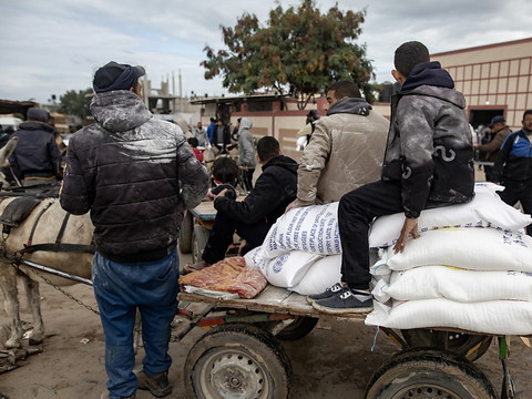 Combats meurtriers dans le sud de Gaza, négociations pour une trêve