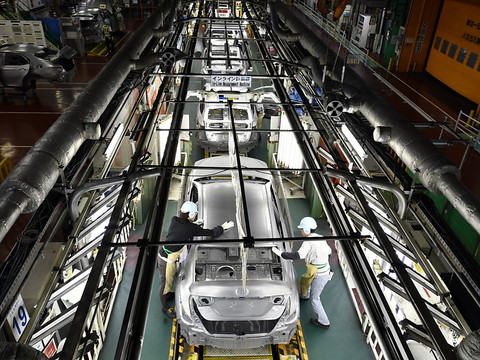 Toyota suspend les livraisons de dix modèles diesel