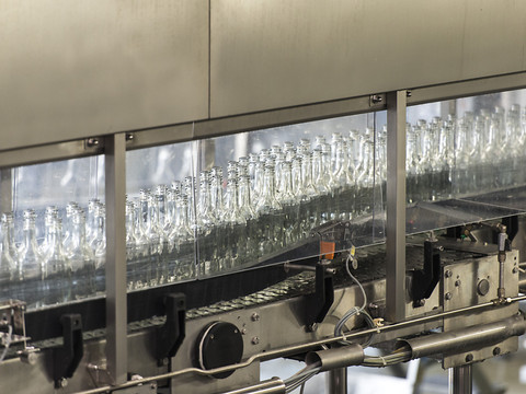 Nestlé a eu recours à des traitements interdits sur l'eau minérale