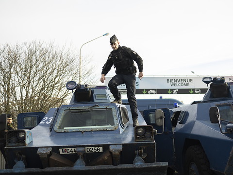 Les agriculteurs resserrent l'étau sur Paris