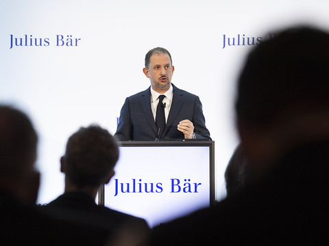 Départ du patron de Julius Bär, éclaboussé par Signa