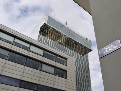 Une large coalition s'oppose à la baisse de la redevance radio-TV
